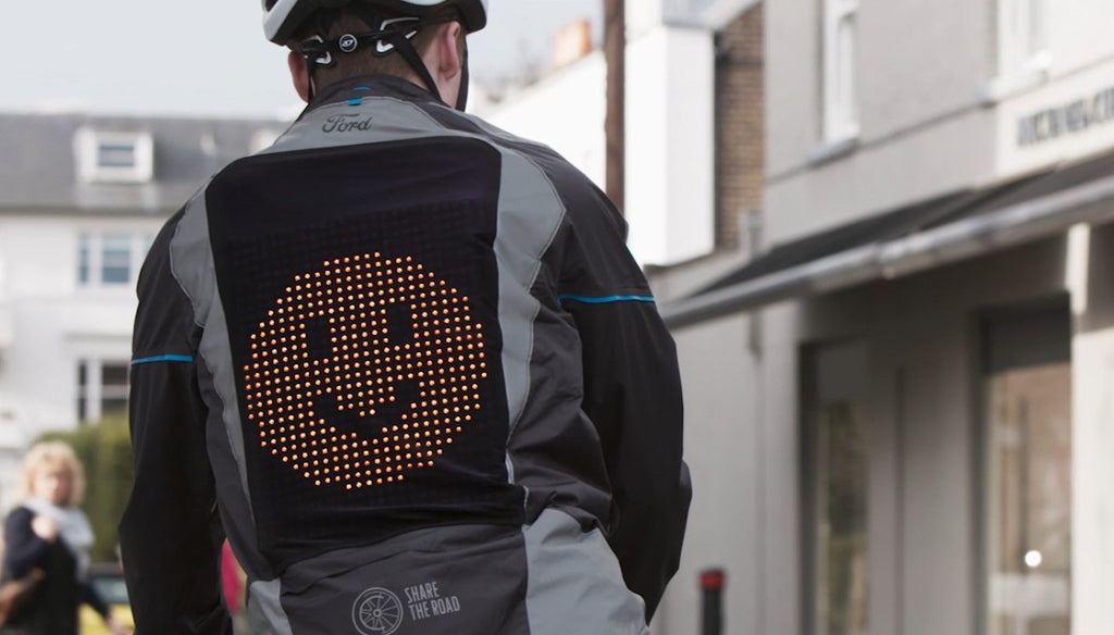 Emoji Jacket promete ayudar a los ciclistas con un novedoso sistema