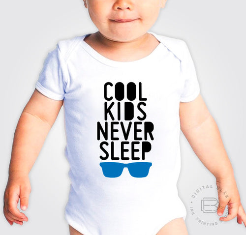 COOL KIDS NERVER SLEEP<br>Pañalero